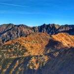 Kasprowy Wierch widziany ze szczytu Kopa Kondracka, jesienne barwy