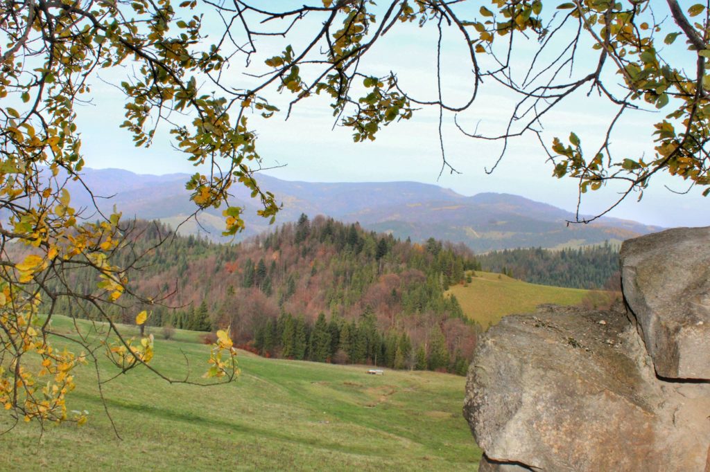 Ruiny schroniska pod Wysoką, jesień, krajobraz górski