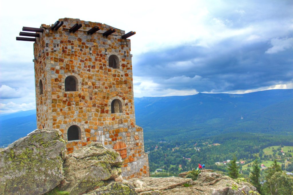Niedokończona kamienna wieża na Wysokim Kamieniu