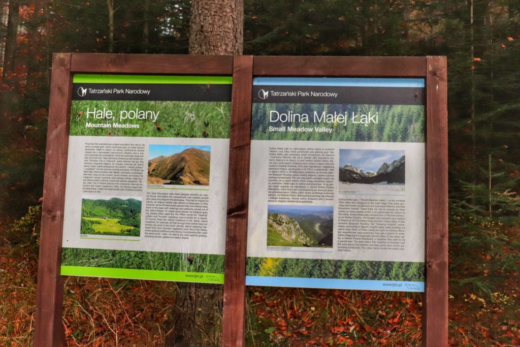 Tablice w Tatrzańskim Parku Narodowym opisujące Hale i Polany w Tatrach oraz Dolinę Małej Łąki