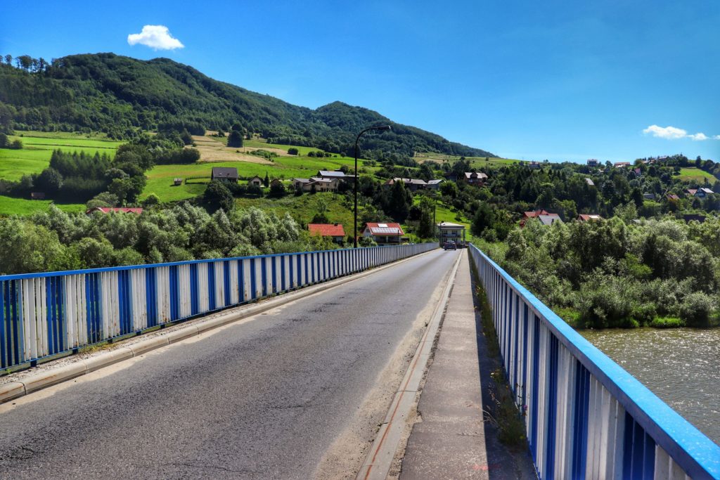 Most w miejscowości Rytro prowadzący nad rzeką Poprad