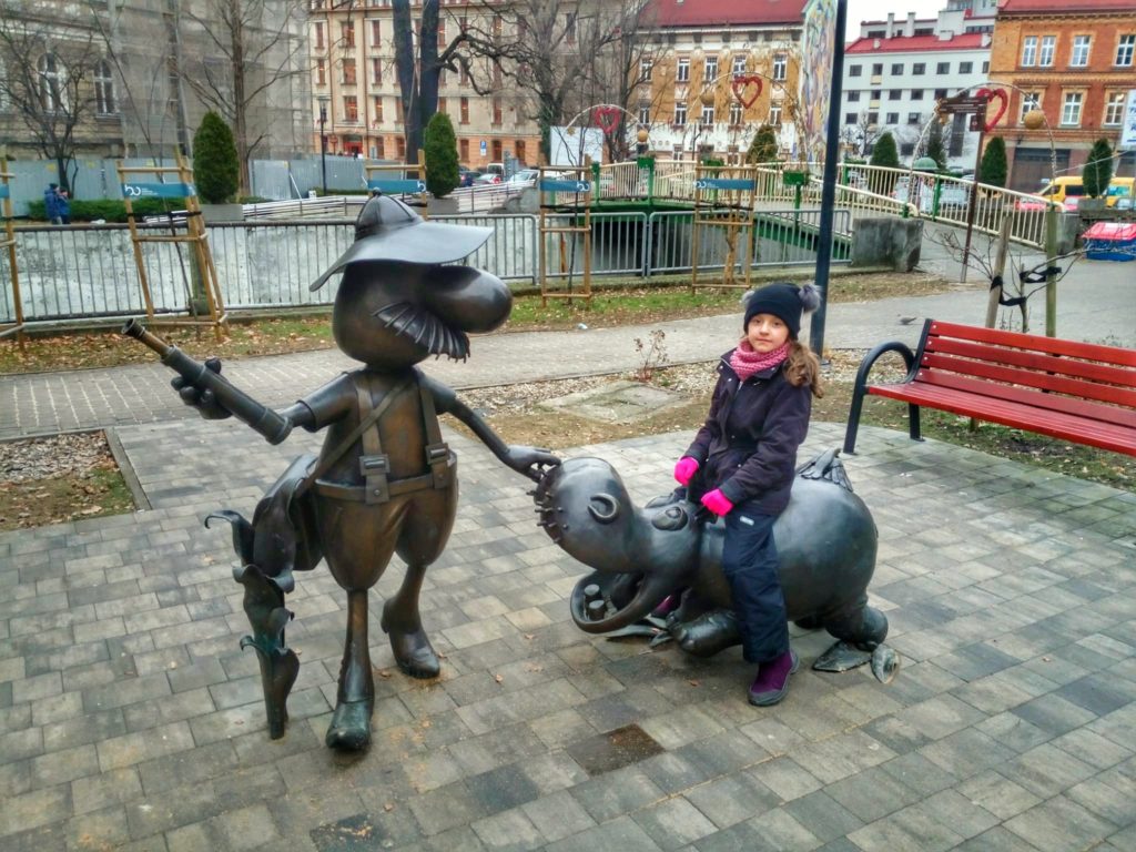 Bielsko-Biała, Pampalini i hipopotam pomnik, dziecko