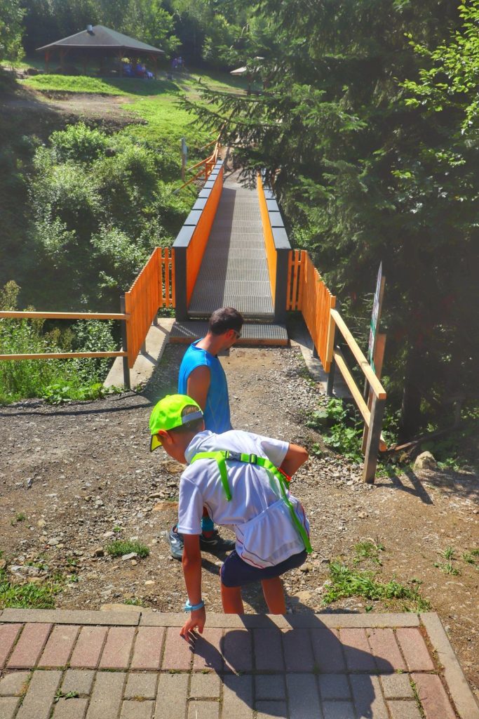 Turysta z dzieckiem, Trójstyk granic - Jaworzynka, most prowadzący na Słowację