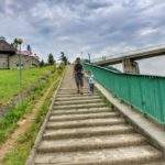 Strome schody - Zapora Niedzica, dziecko z tatą