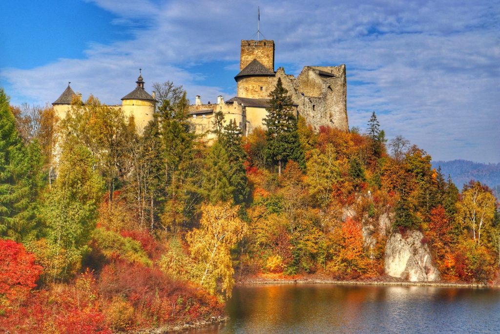 Zamek Dunajec w Niedzicy, jesień