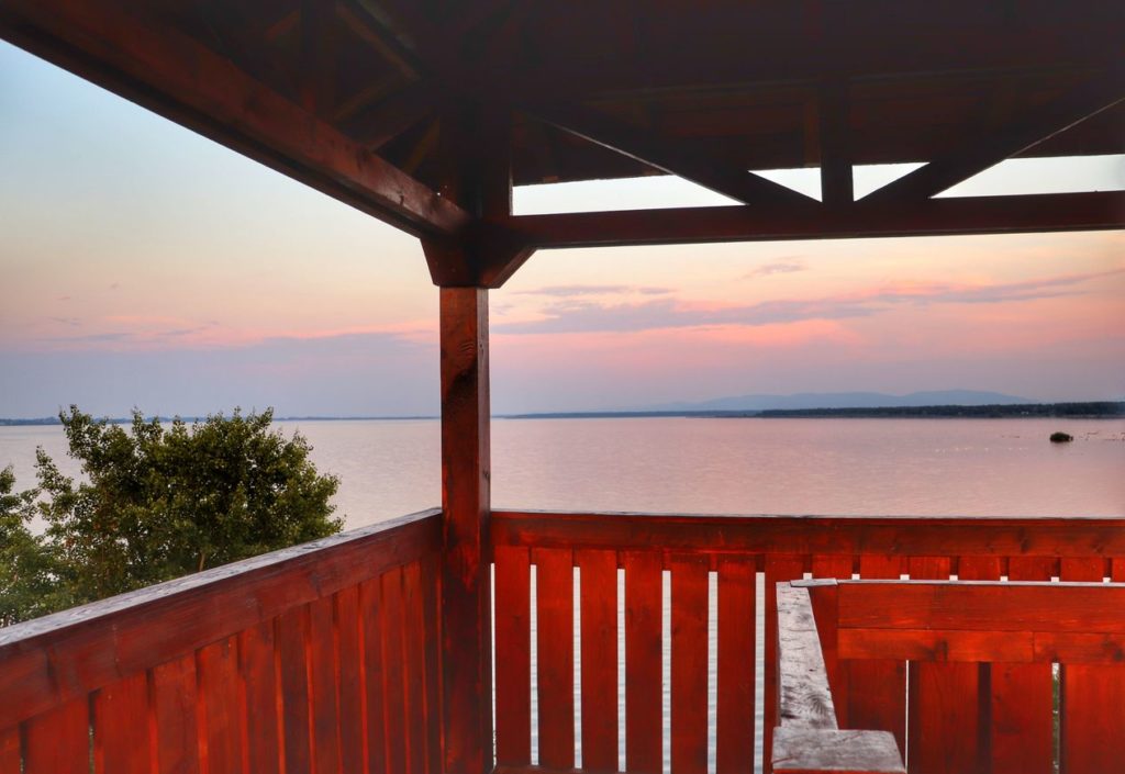 Wieża widokowa w Wiśle Małej, Jezioro Goczałkowickie o zachodzie słońca