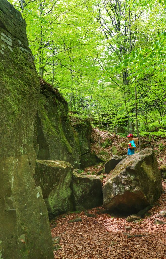 Dziecko, skalne ściany, skały - Zamczysko na Ściszków Groniu
