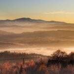 Krajobraz górski o zachodzie słońca, Ścieszków Groń