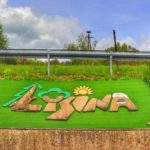 Łysina koło Żywca, napis z nazwą miejscowości koło parkingu