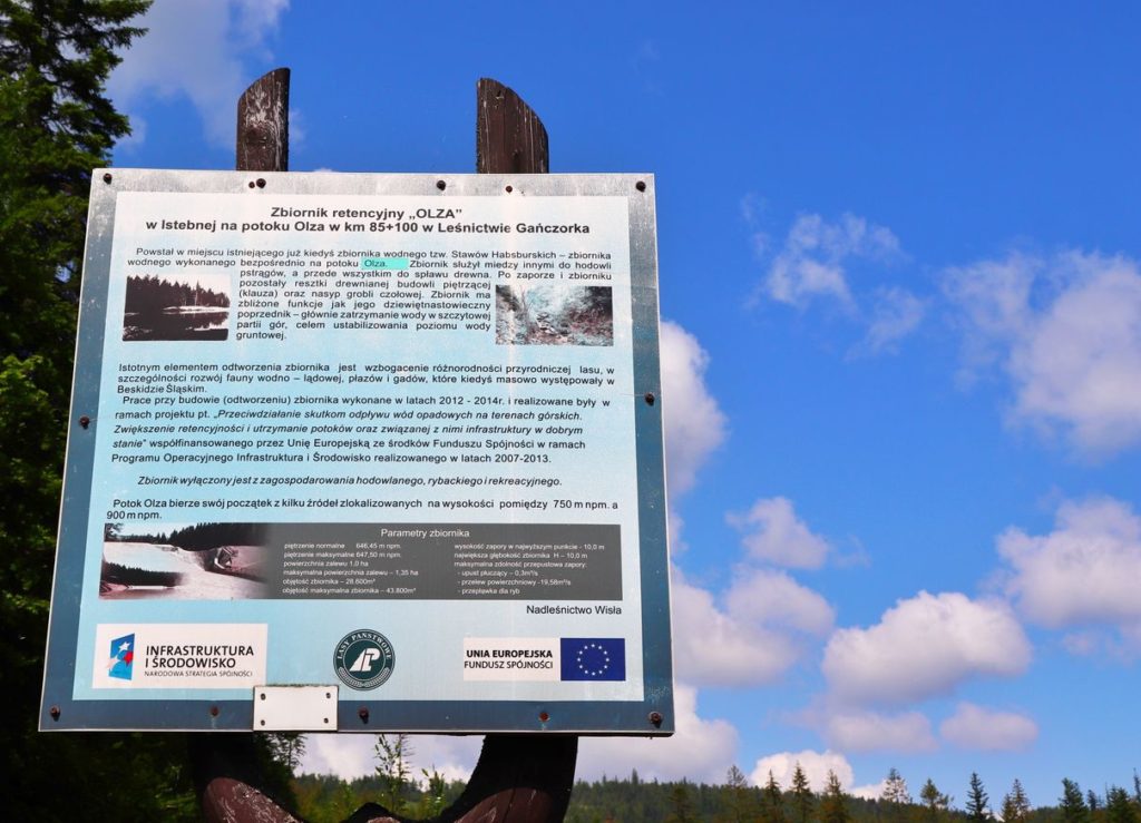 Tablica informacyjna przy Zbiorniku retencyjnym OLZA w Istebnej na potoku Olza