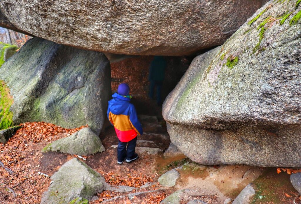 Dziecko, Jaskinia Skalna Komora, okolice Góry Witosza