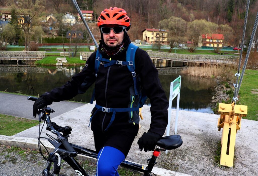 Rowerzysta, ścieżka rowerowa w Wiśle