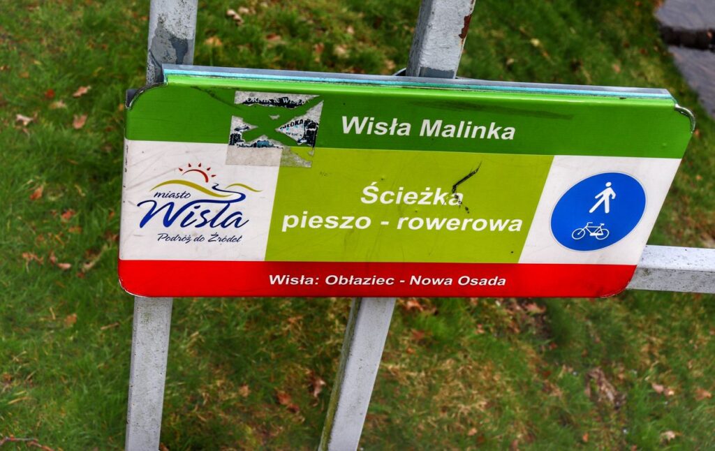 Znak, ścieżka pieszo-rowerowa w Wiśle, most