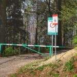 Przełęcz Przegibek, droga pożarowa, szlaban