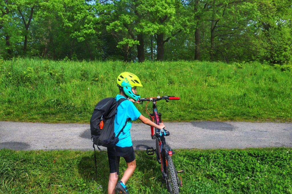 Dziecko, ścieżka rowerowa w Skoczowie