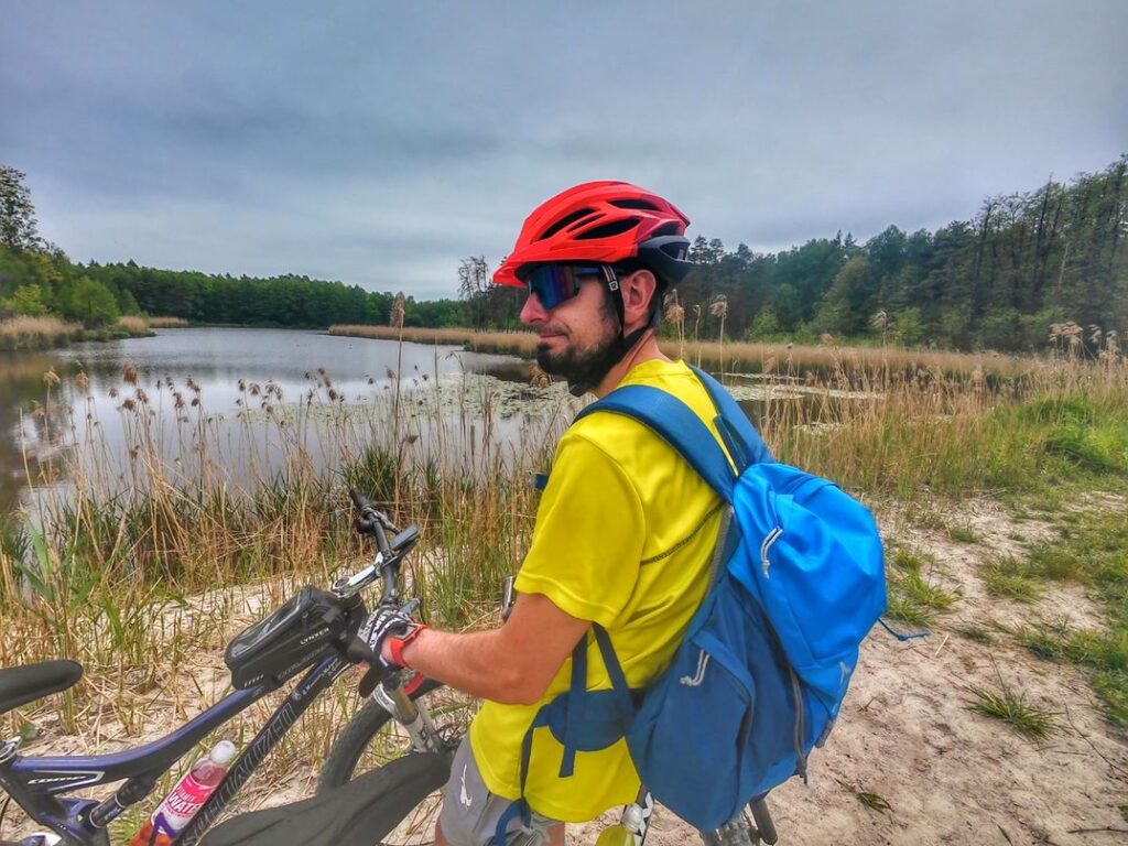 Rowerzysta nad stawem, Pojezierze Palowickie