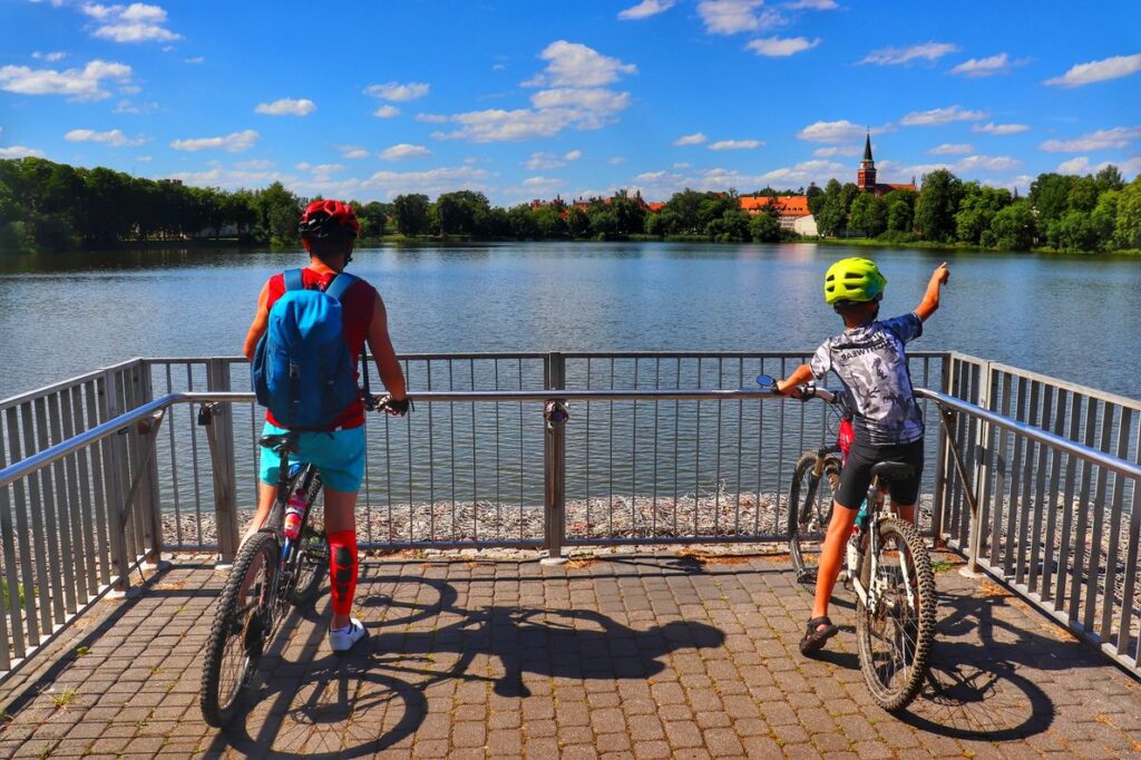 Rowerzyści, Jezioro Małe Domowe w Szczytnie