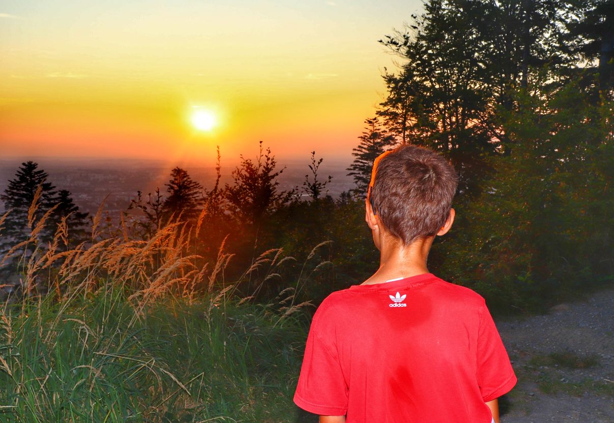 Beskid Mały zachód słońca, punkt widokowy na szlaku czerwonym