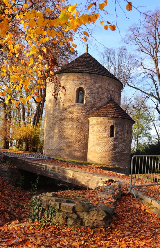 Rotunda p.w. św. Mikołaja w Cieszynie, jesień, Wzgórze Zamkowe