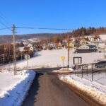 Łękawica, ul. Zagrodowa, widok na drogę krajową nr 946 biegnącej z Żywca