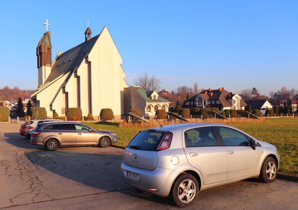 Łukowica parking przy szlaku zielonym na Skiełek