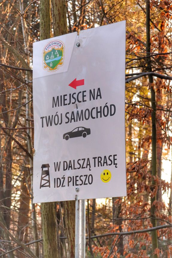 Tablica, Łukowica parking przy szlaku zielonym na Skiełek