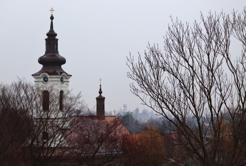 KOŚCIÓŁ PW. ŚW. KATARZYNY PRZY ULICY MIKOŁAJA KOPERNIKA W CZECHOWICACH-DZIEDZICACH - WIDOK Z WIEŻY WIDOKOWEJ PRZY CENTRUM EDUKACJI EKOLOGICZNEJ