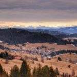 Słowacja, Novoť widok na piękne, zimowe Tatry z wieży widokowej