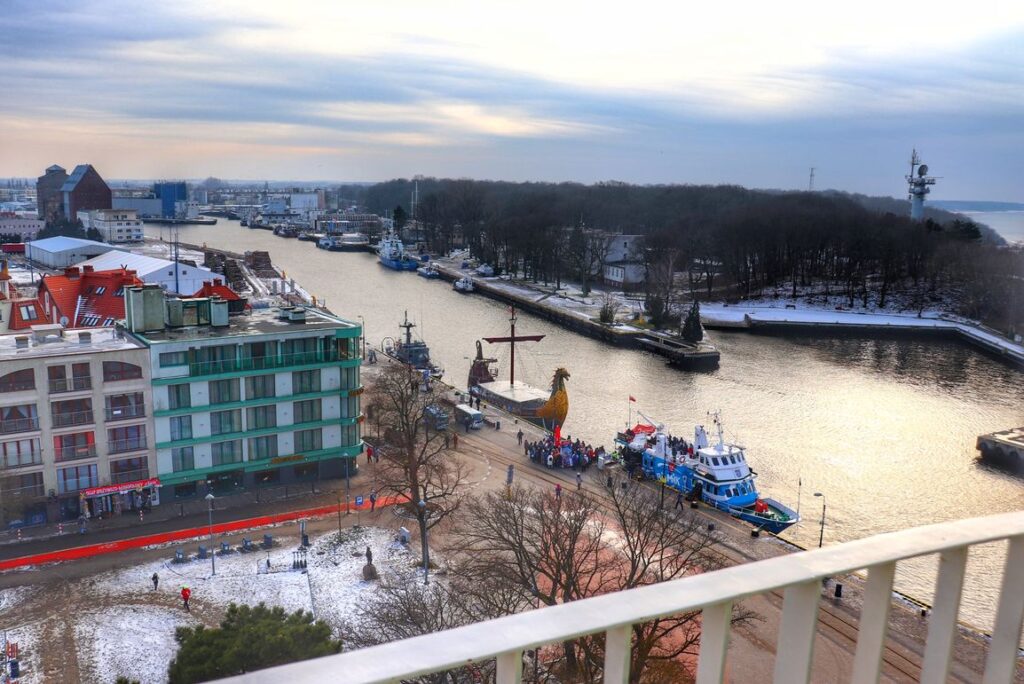 Widok na port z Latarni w Kołobrzegu