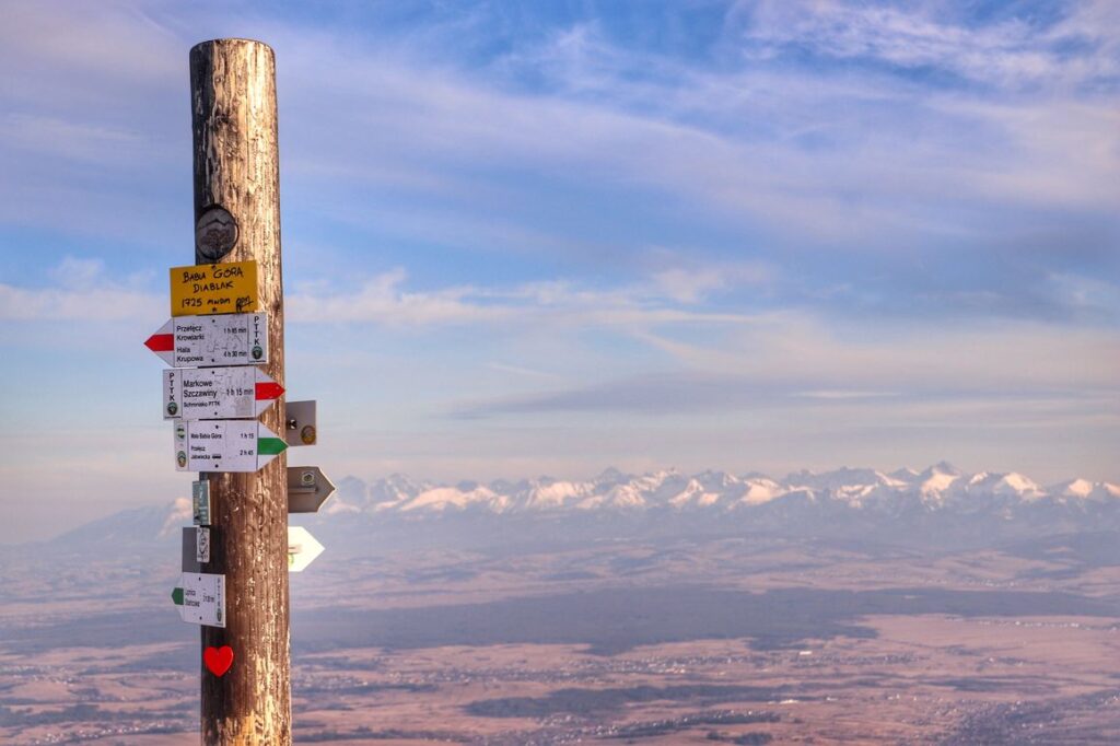 Babia Góra z widokiem na Tatry, zima