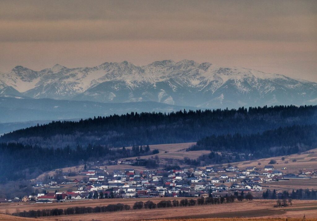 ORAWSKA PÓŁGÓRA (ORAVSKÁ POLHORA)  WIEŻA WIDOKOWA, WIDOK NA TATRY