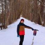 Uśmiechnięte dziecko w Ekoparku Wschodnim w Kołobrzegu