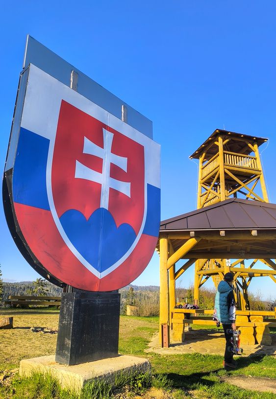 Krusetnica - Słowacja, herb, wiata turystyczna, wieża widokowa, dziecko