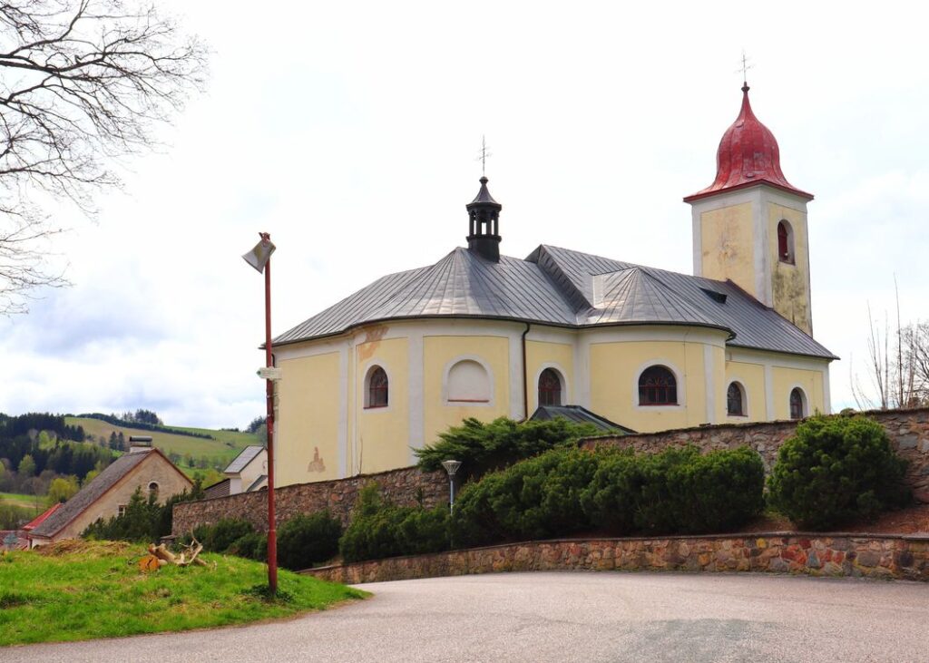 Oleśnica w Czechach, kościół, Góry Orlickie