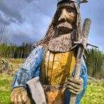 Pomnik króla Permonów przy wieży widokowej Feistův kopec w Czechach