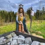 Pomnik króla Permonów przy wieży widokowej Feistův kopec w Czechach