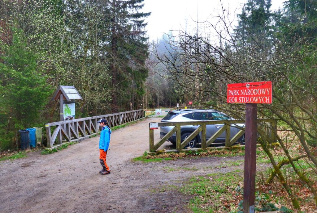 Białe Skały parking, dziecko, Park Narodowy Gór Stołowych