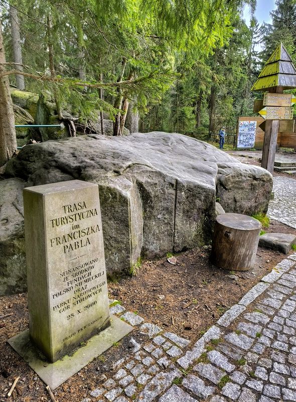 Kamień - trasa turystyczna im Franciszka Pabla przy szlaku na Szczeliniec Wielki