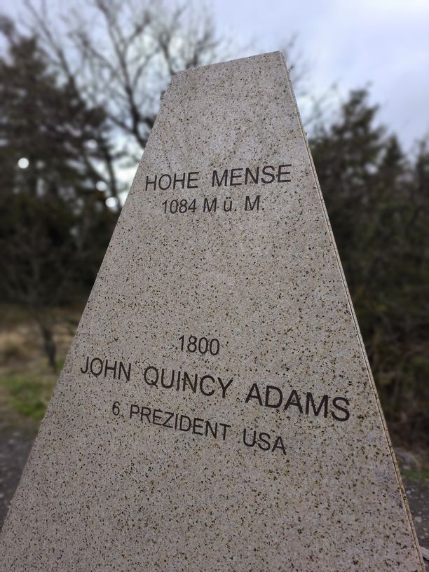 Pomnik ku czci Johna Quincy Adamsa na Orlicy w Górach Orlickich