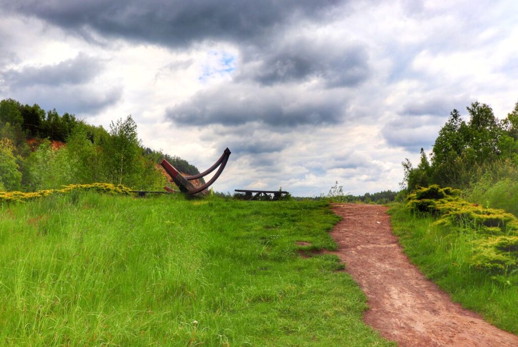 Ścieżka prowadząca do zbiornika Gródek - Orka, Park Gródek w Jaworznie