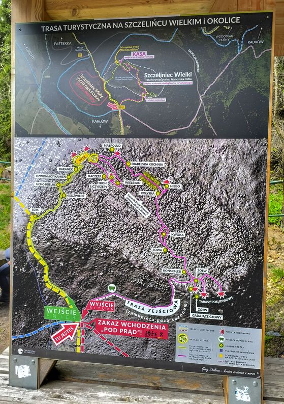 Tablica z mapą - Trasa turystyczna na Szczelińcu Wielki i okolice