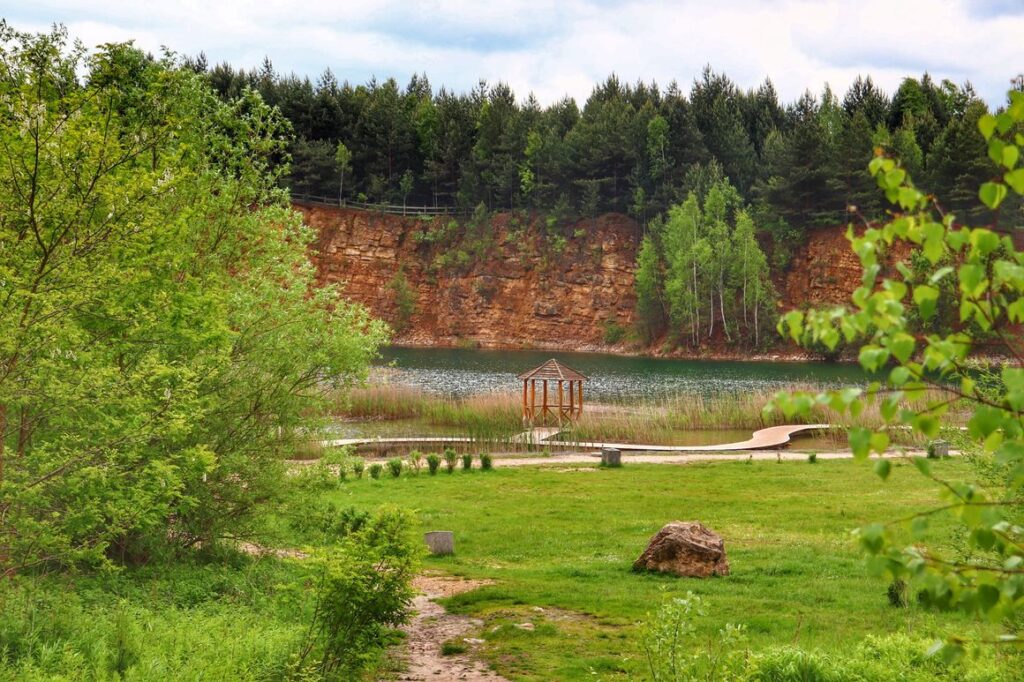 Widok na Zbiornik Wydra, Park Gródek wiosna