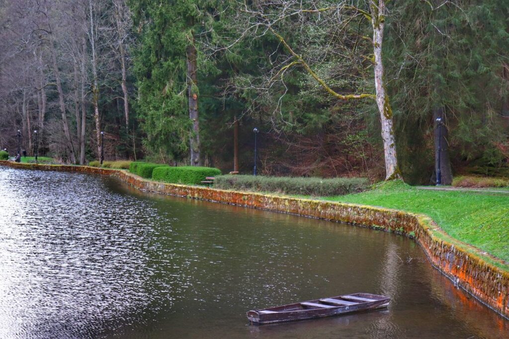 Duszniki Zdrój spacer przez Park Rekreacyjno-Wypoczynkowym, Czarny Staw