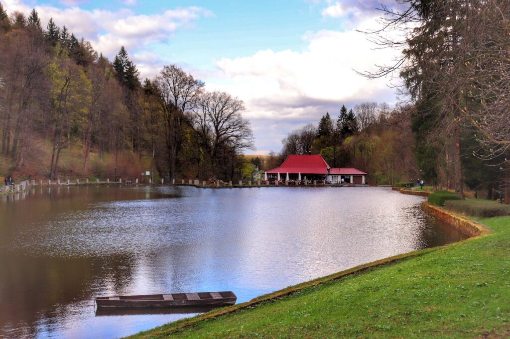 Duszniki Zdrój spacer przez Park Rekreacyjno-Wypoczynkowym, Czarny Staw