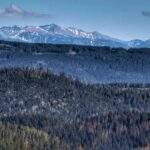 Zbliżenie - Fatra, widok z wieży widokowej Zakamenne na Słowacji