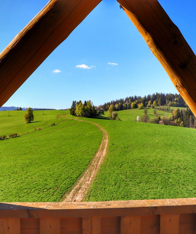 Zákamenné, widok z wieży widokowej, polana