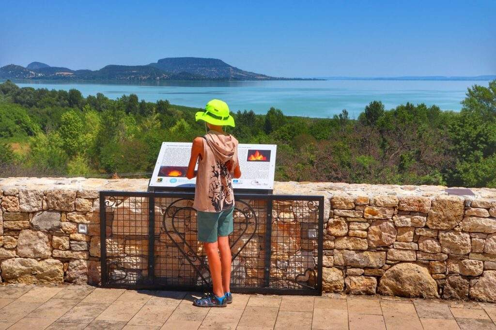 Dziecko, Balatongyörök punkt widokowy Szépkilátó - Balaton, Węgry