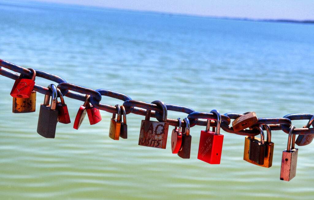 Łańcuch, kłódki, jezioro Balaton