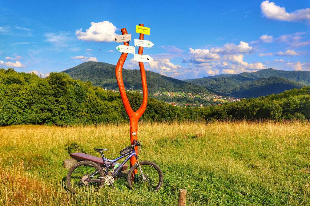 Punkt widokowy w Kobiernicach - Kobiernice Wołek, polana, krajobraz górski