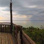 Szigliget wieża widokowa, widok na Balaton, ciemne niebo